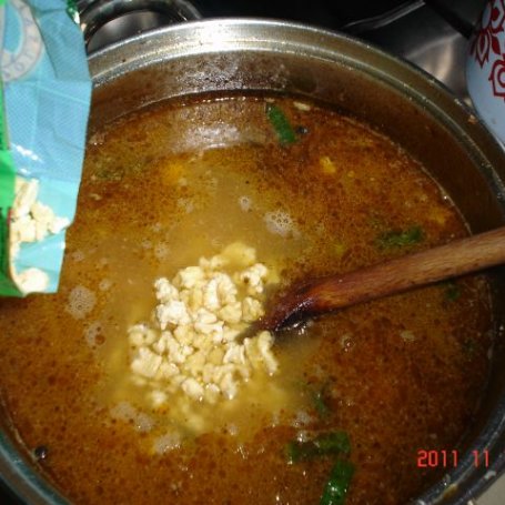 Krok 4 - Zupa gulaszowa z zacierką foto