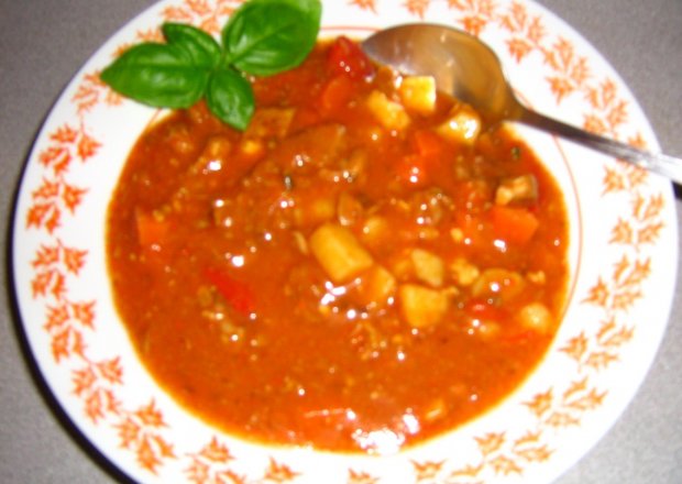 Fotografia przedstawiająca Zupa gulaszowa