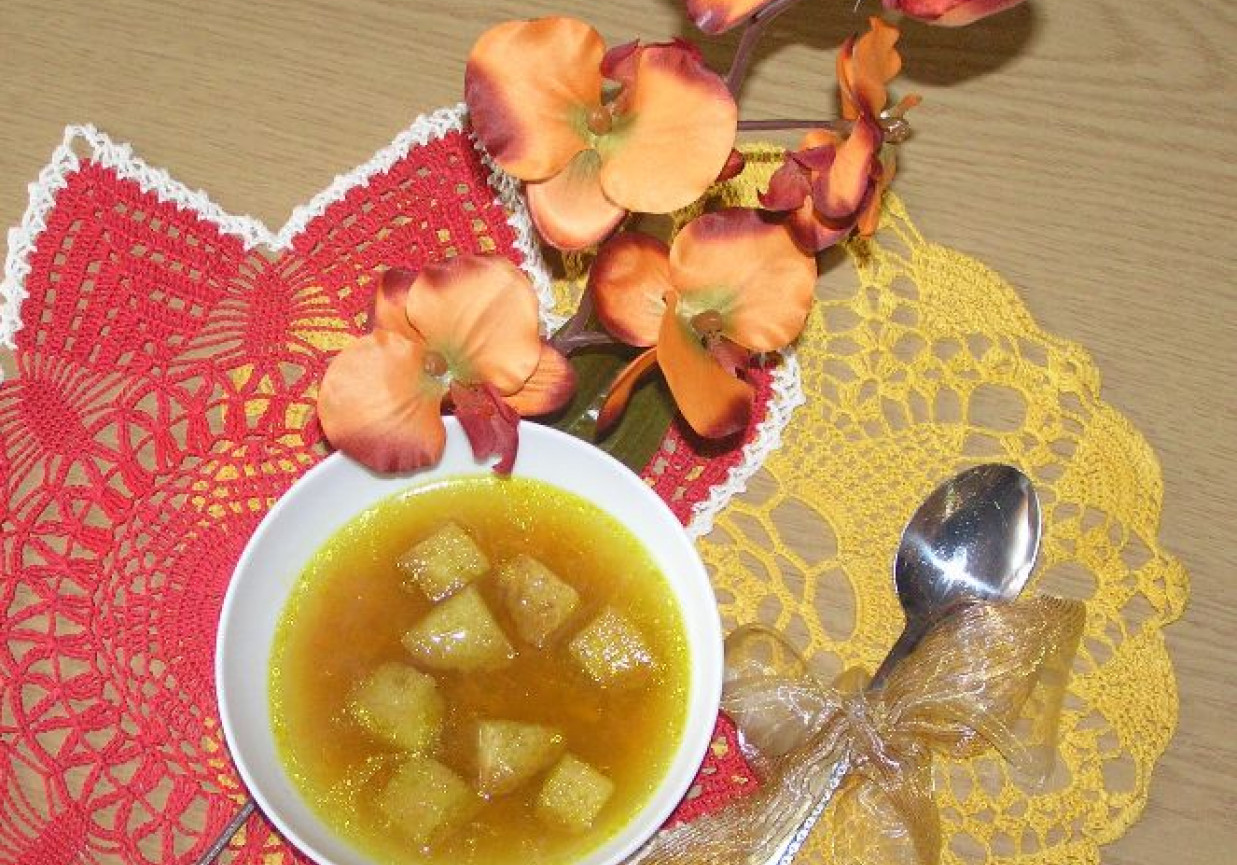 Zupa imbirowo-marchewkowa z grzankami foto