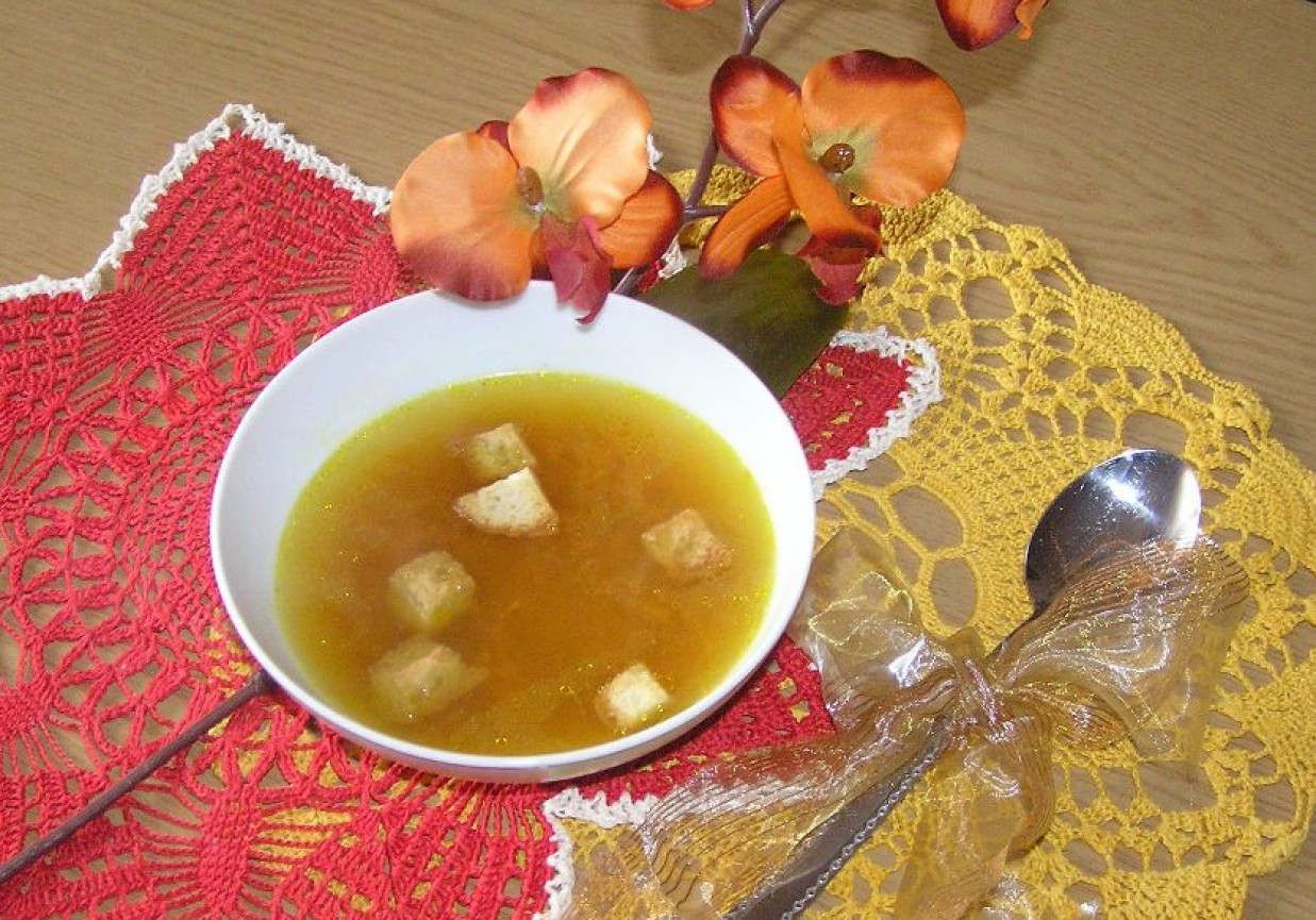 Zupa imbirowo-marchewkowa z grzankami foto
