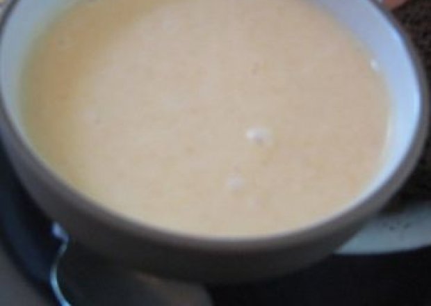 Fotografia przedstawiająca Zupa jabłkowa z jogurtem
