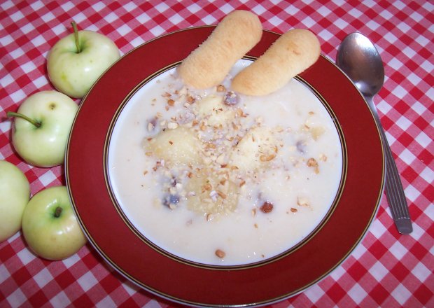 Fotografia przedstawiająca Zupa jabłkowa