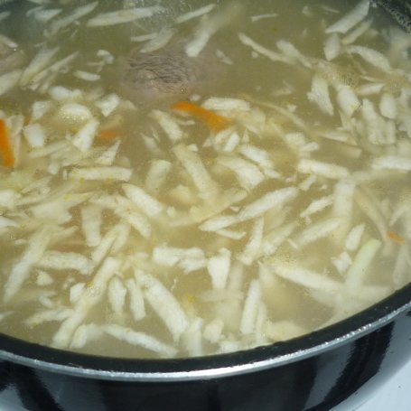 Krok 3 - Zupa jarzynowa z kalarepą foto