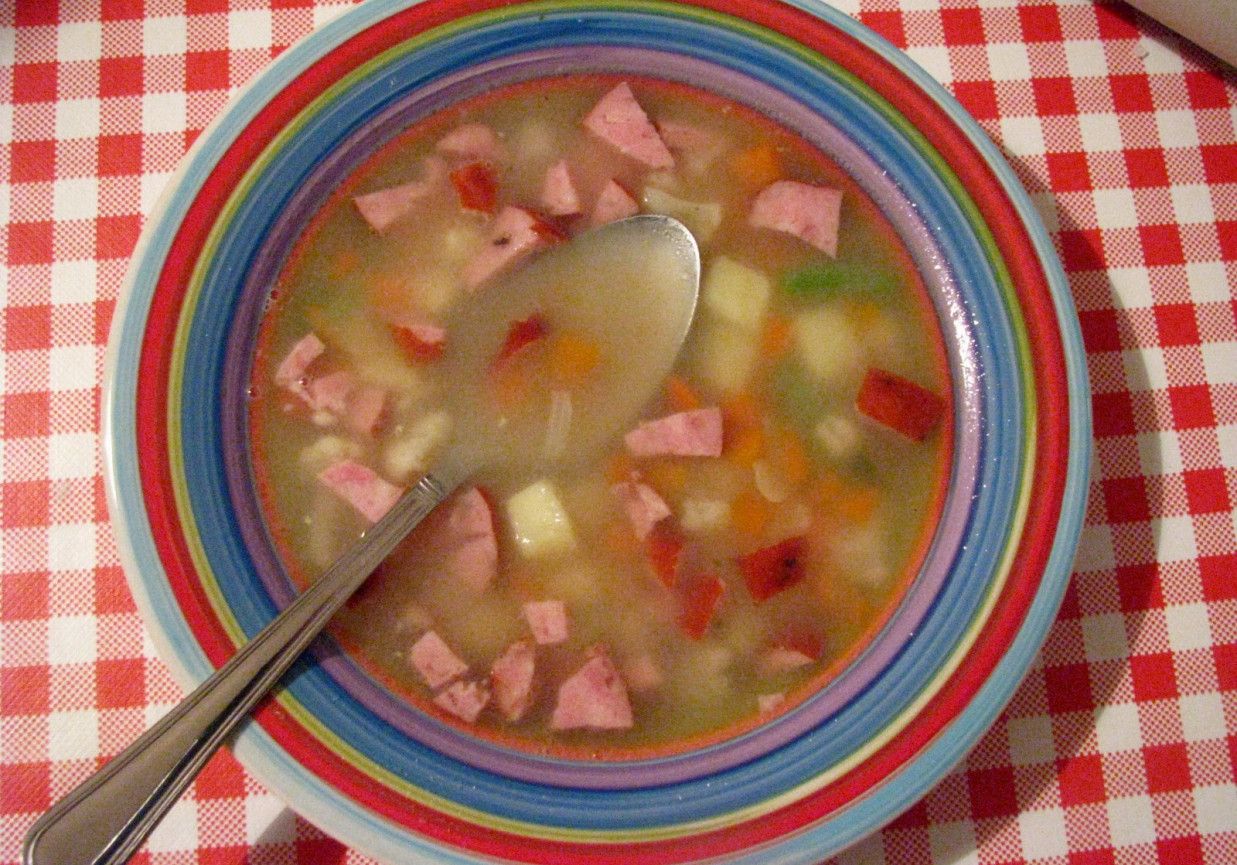 Zupa jarzynowa z kiełbaską foto