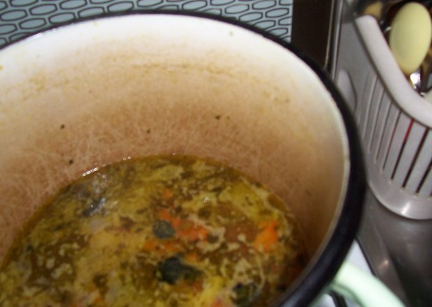 Fotografia przedstawiająca zupa jarzynowa z krewetkami