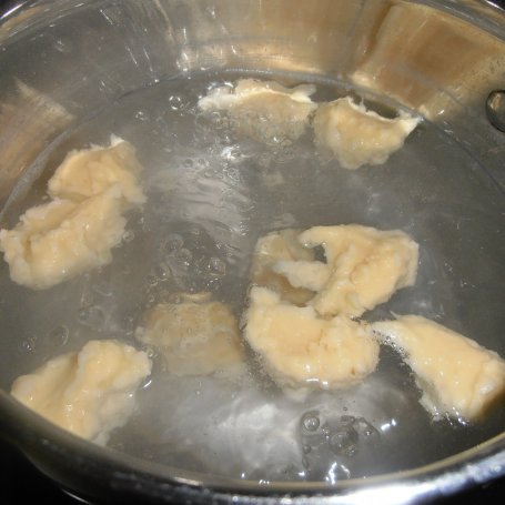 Krok 3 - Zupa jarzynowa z parzonymi kluseczkami sezamowymi foto