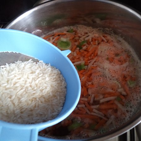 Krok 3 - Zupa jarzynowa z ryżem - z dodatkiem szpinaku :) foto