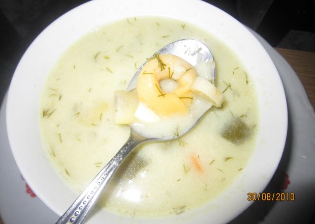 Fotografia przedstawiająca Zupa jarzynowa z tortellini