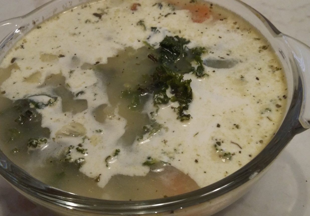 Zupa jarzynwa z jarmużem foto