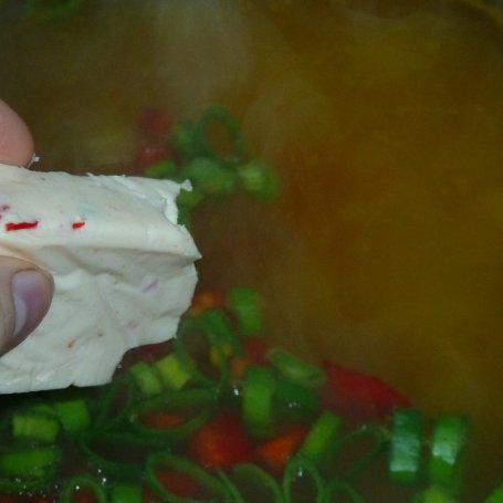 Krok 3 - Zupa jesienna z papryką, porem i serkiem topionym foto