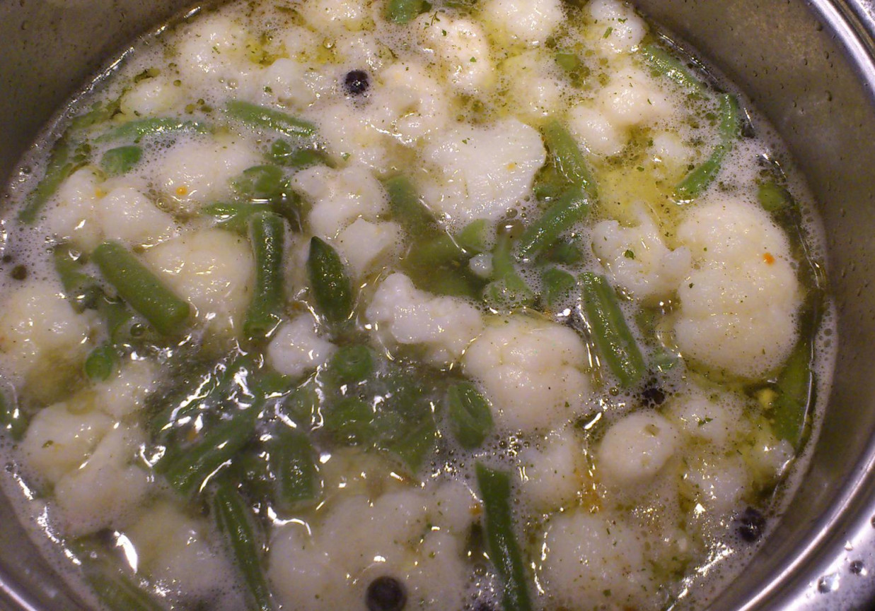 Zupa jesienna z zieloną fasolką foto