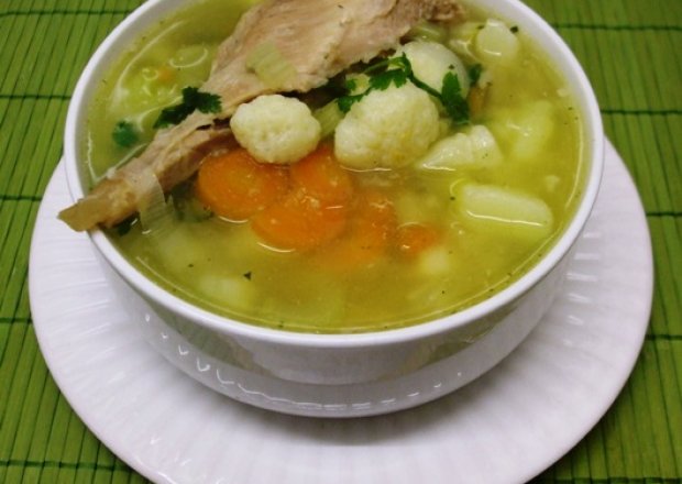Fotografia przedstawiająca Zupa kalafiorowa na indyku