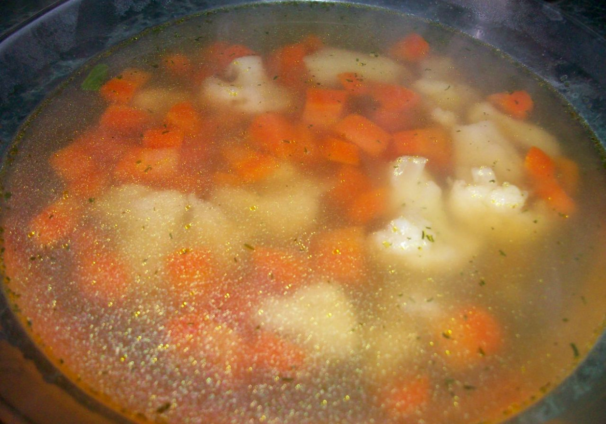 zupa kalafiorowa na rosole foto