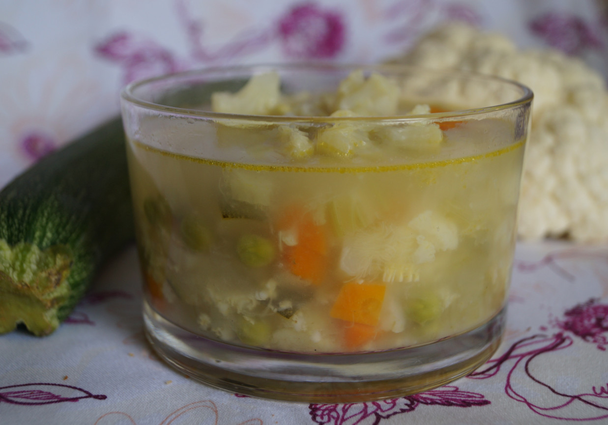 Zupa kalafiorowa z cukinią i kaszą jaglaną foto