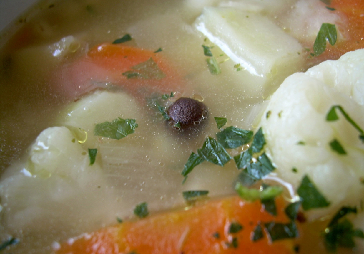 Zupa kalafiorowa z pęczakiem  foto