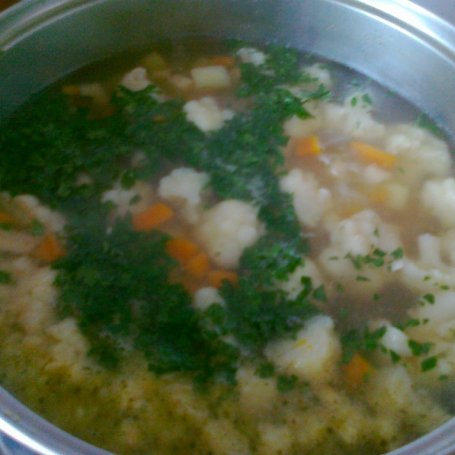 Krok 2 - Zupa kalafiorowa z pietruszką i ziemniakami foto