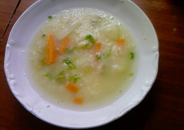 Fotografia przedstawiająca Zupa kalafiorowa z ryżem