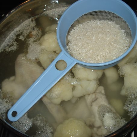 Krok 3 - Zupa kalafiorowa z ryżem :) foto