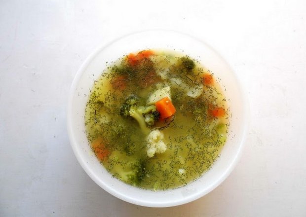 Fotografia przedstawiająca Zupa kalafiorowo brokułowa