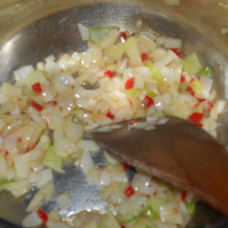 Krok 2 - Zupa kalafiorowo-groszkowa foto