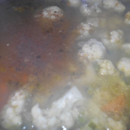Krok 9 - Zupa kalafiorowo-groszkowa foto