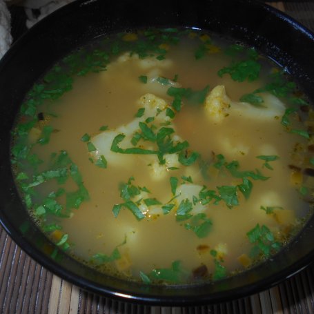 Krok 10 - Zupa kalafiorowo-groszkowa foto