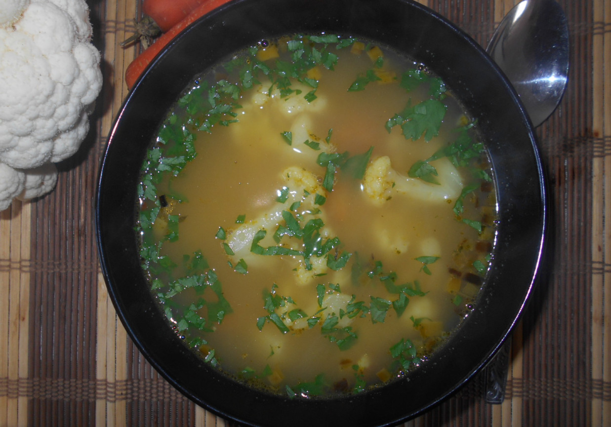 Zupa kalafiorowo-groszkowa foto