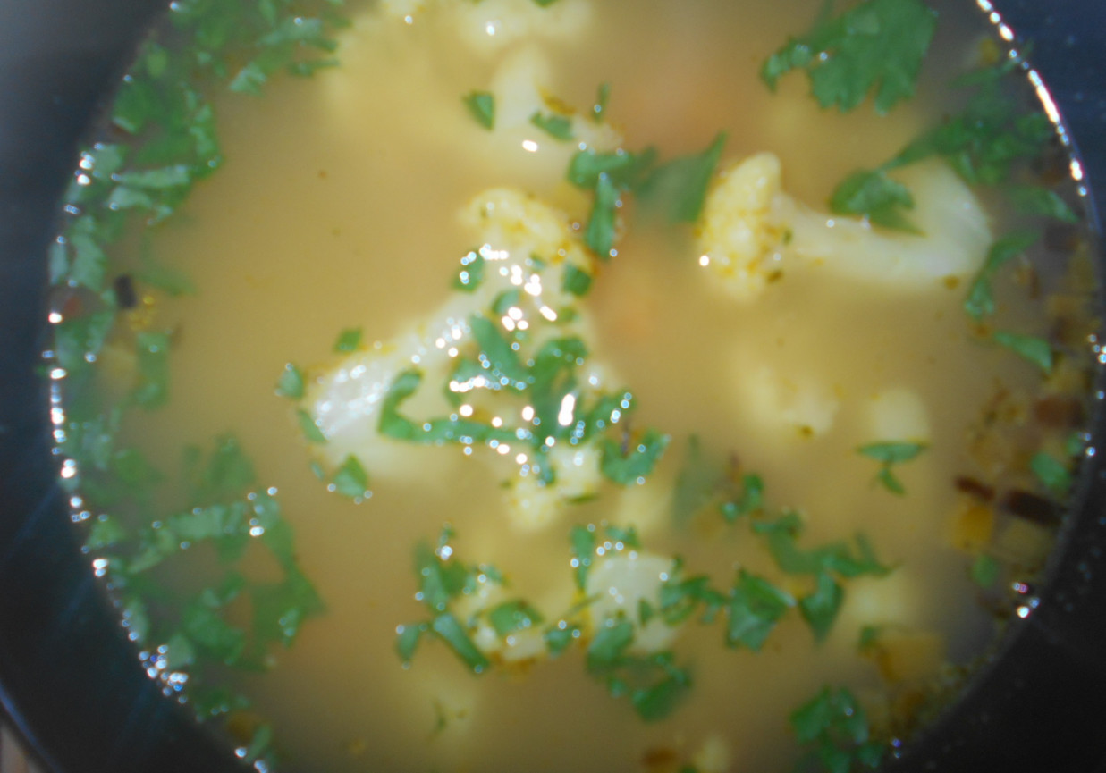 Zupa kalafiorowo-groszkowa foto