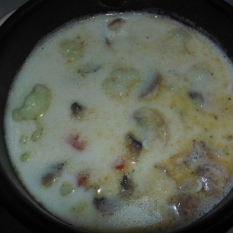 Krok 3 - Zupa kalafiorowo-pieczarkowa foto