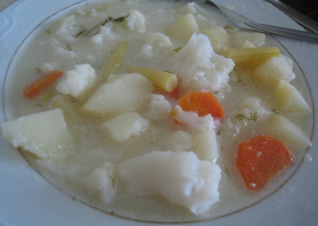 Fotografia przedstawiająca Zupa kalafiorowo-fasolkowa