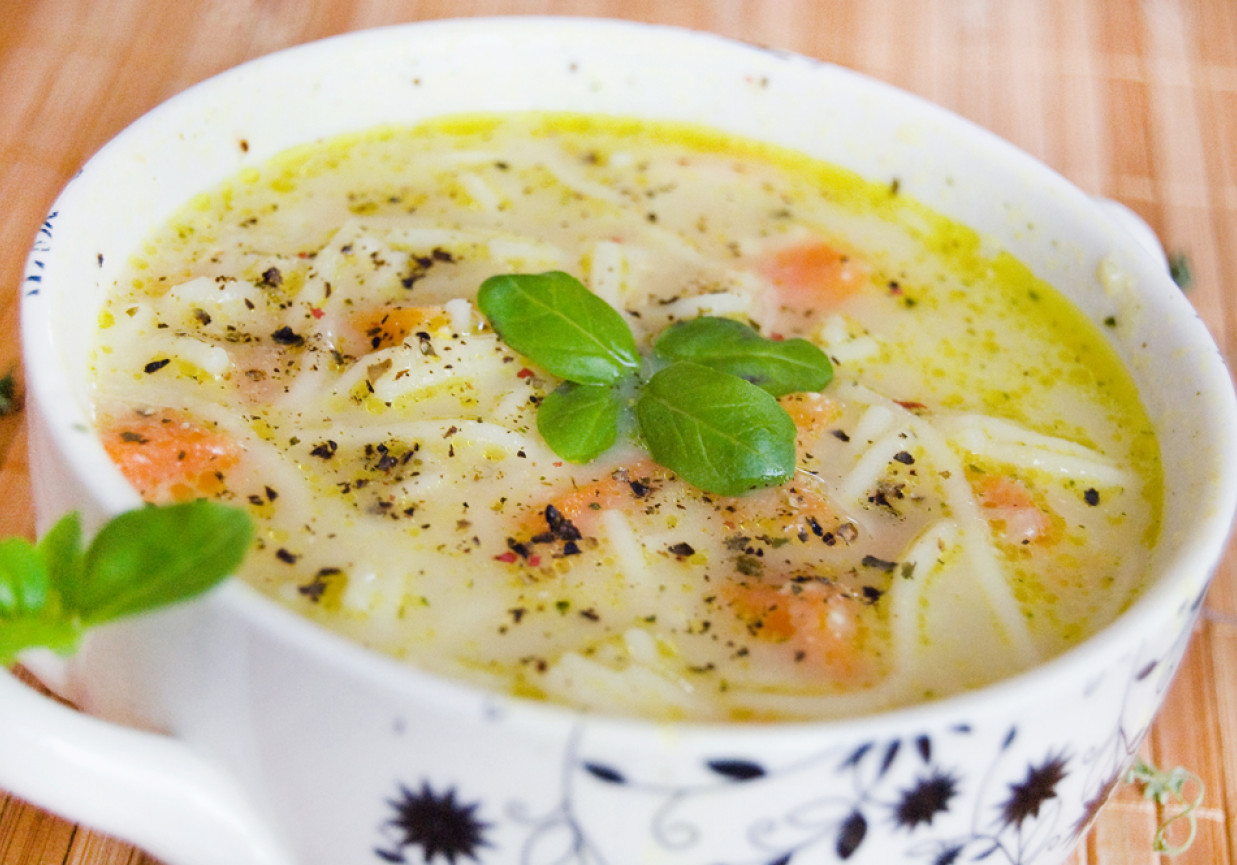Zupa kalafiorowo-sojowa z marchewką foto