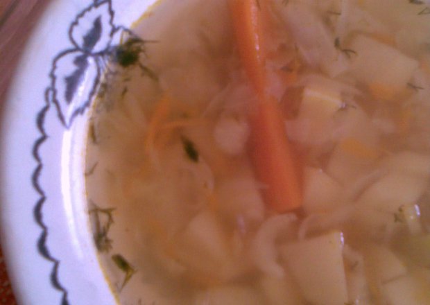 Fotografia przedstawiająca Zupa kapuściana z koperkiem