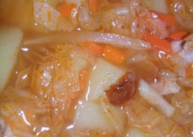 Fotografia przedstawiająca Zupa kapuściana z nutką papryki