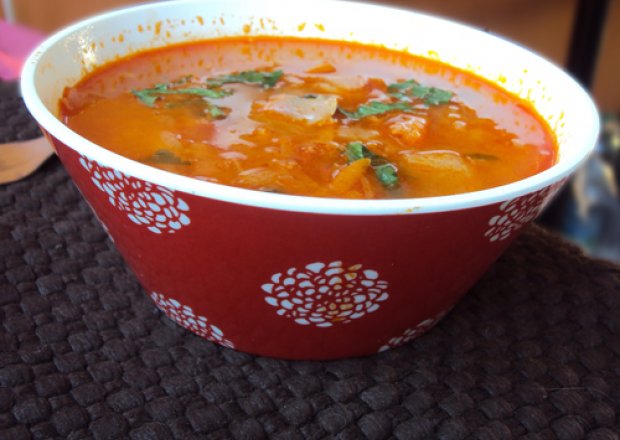 Fotografia przedstawiająca Zupa kapuściana z pomidorową nutką