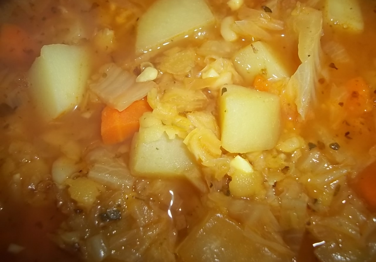 Zupa kapuściano-grochowa foto