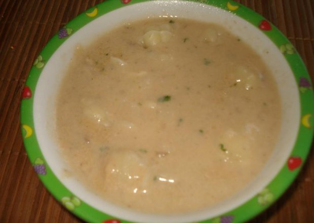 Fotografia przedstawiająca Zupa kerm pieczarkowo- cebulowa