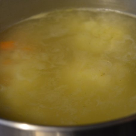 Krok 4 - Zupa koperkowa z kalafiorem foto