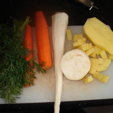 Krok 2 - Zupa koperkowa z ziemniakami i mlekiem foto