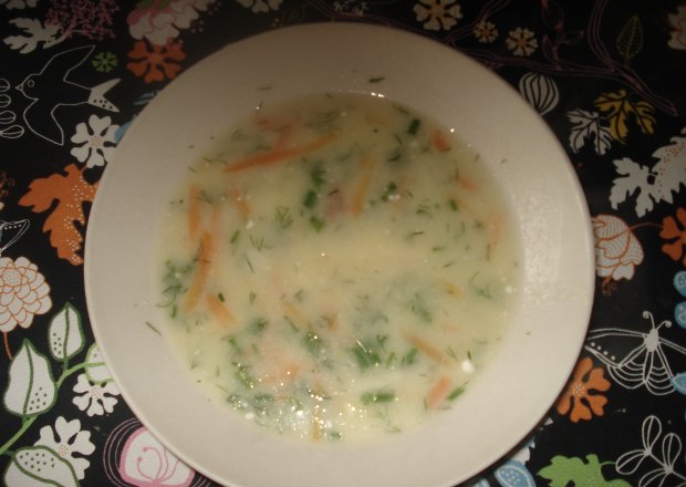 Fotografia przedstawiająca Zupa koperkowo- ryżowa