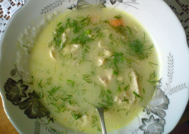 Fotografia przedstawiająca zupa koperkowo-grysikowa