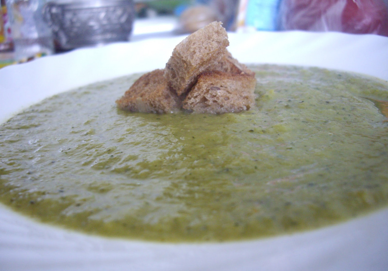 Zupa krem brokułowo - groszkowo - porowy foto