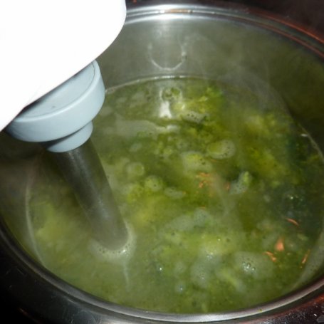 Krok 3 - Zupa krem brokułowo pietruszkowa foto