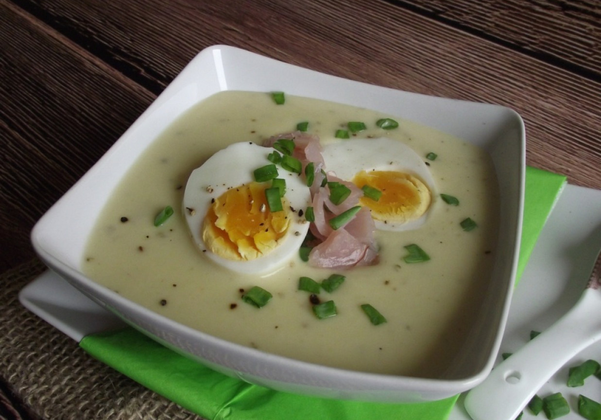 Zupa - krem chrzanowy z jajkiem i polędwicą foto
