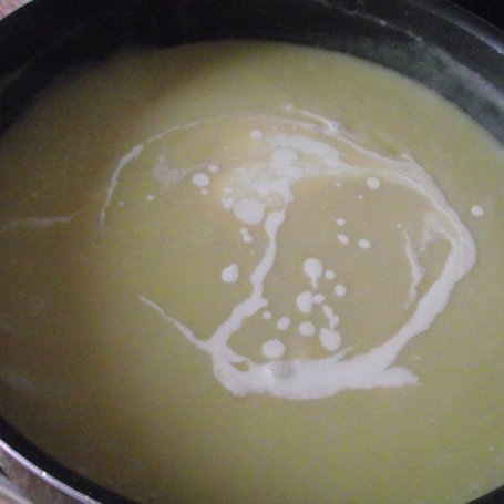 Krok 7 - Zupa - krem chrzanowy z jajkiem i polędwicą foto