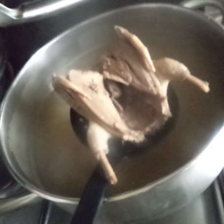 Krok 1 - Zupa krem dyniowa zaserwowana z prazonymi pestkami dyni (na wywarze z gołębia, smietanką kokosową wzbogacona :)) foto
