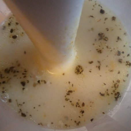 Krok 6 - Zupa krem dyniowo-cukiniowa ..zaserwowana ze słomką ptysiową :) foto
