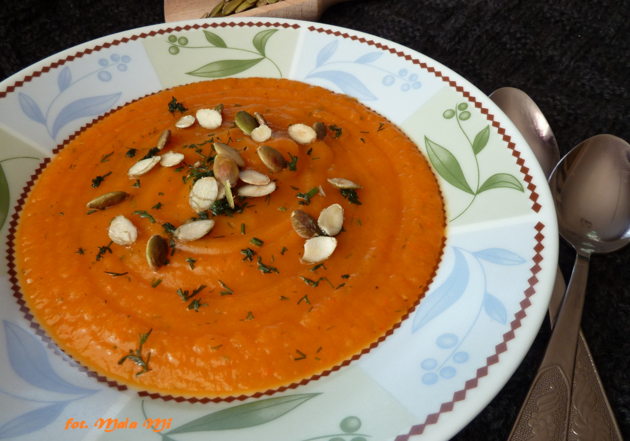 Zupa-krem dyniowo-marchewkowa z ziemniakami i koperkiem foto