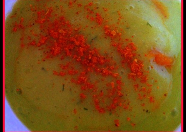 Fotografia przedstawiająca Zupa krem groszkowo ziemniaczana