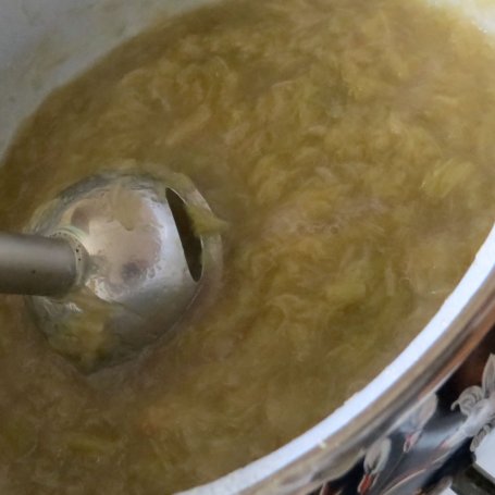 Krok 3 - Zupa-krem malinowo rabarbarowy z miodem i słonymi pestkami słonecznika foto