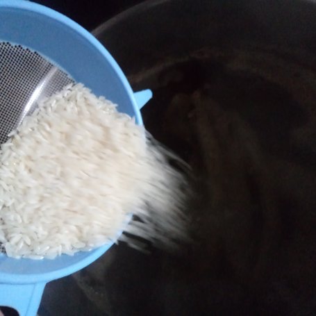 Krok 2 - Zupa krem marchewkowa z ryżem :) foto